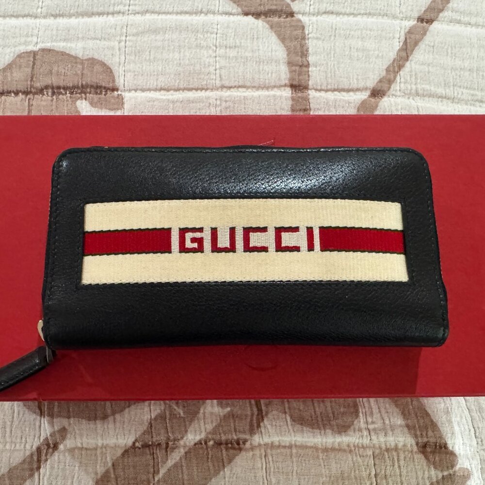 Gucci Wallet – Great Condition